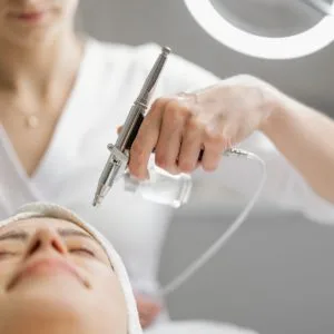 Infuzja tlenowa twarzy – aplikator z tlenem przy skórze, kurs online